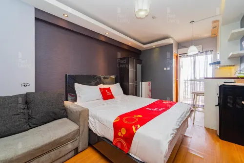 Redliving Apartemen Cinere Resort - Gold Room