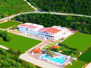 Maranton Beach Hotel