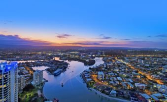 Circle on Cavill - Self Contained & Privately Managed Apartments - Wow Stay