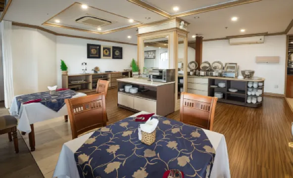 โรงแรมโลตัส ไซ่ง่อน