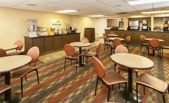 Days Inn by Wyndham Duluth Lakewalk