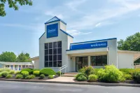 Travelodge by Wyndham Essington / Philadelphia Airport Hotels in Ridley Township