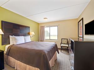 Days Inn & Suites by Wyndham DeSoto