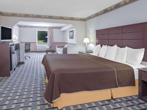 Days Inn & Suites by Wyndham Pine Bluff