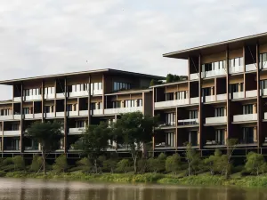 Atta Lakeside Resort Suite
