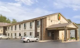 Super 8 by Wyndham East Moline