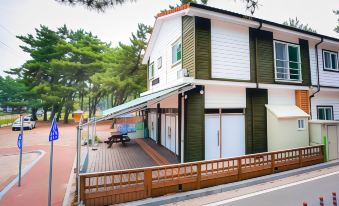 Taean Mongsanpo Beach Pension