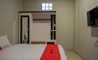 RedDoorz Plus Near Jogja City Mall 5