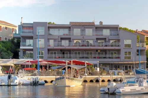Le Golfe Hotels in Serra-di-Ferro