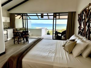 Akua Suites Ocean View