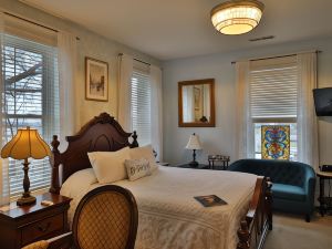 Cloran Mansion Bed & Breakfast