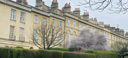 Grosvenor Apartments in Bath - Great for Families, Groups, Couples, 80 sq m, Parking