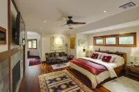 East Hampton Art House Bed and Breakfast Hotels in Amagansett