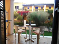 Elizabeth Apartments Hotel di Thinali