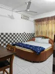 Elizz Guest House Hotel di Ga West