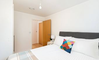 Skyvillion - Spacious 2Bed W/Balcony in Barnet