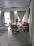 Tranquility Suites- Feels Like Home Hoteles en La Cour Ville