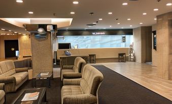 3. Narita U..