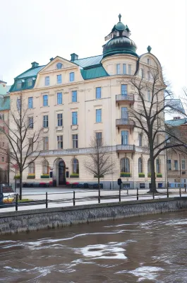 Grand Hotell Hörnan Hotel berhampiran Årsta 4h-Gård