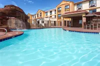 Holiday Inn Express & Suites MOAB by IHG - مسبح