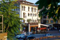 Hotel Bell'Arrivo by Dori Các khách sạn ở Peschiera del Garda