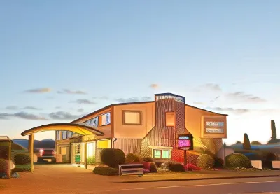 河景汽車旅館 Wanganui Aero Club Inc附近的飯店