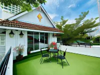 Apple Heritage Hotel