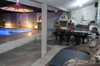 Pousada Captain Morgan Pontal do Sul com Piscina Hotels in Ilha do Mel