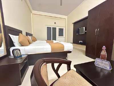 Goroomgo Nath Palace Varanasi - Full Air Conditioned - Excellent Location Hotels in Amara Khaira Chak