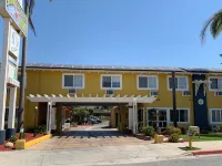 Sandyland Reef Inn - Pools