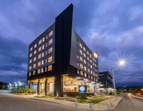 Tru by Hilton Cali Sur