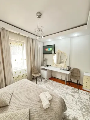 Bella Donna Hotel Hotels near Cimitirul Eroilor Români