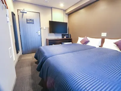 HOTEL LiVEMAX Yokohama-Eki Nishiguchi Hotels near atmos
