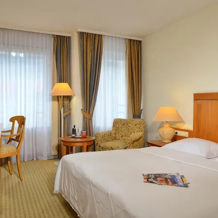 Hotel Domicil Berlin by Golden Tulip Отели рядом с достопримечательностью «Станция метро Halemweg»