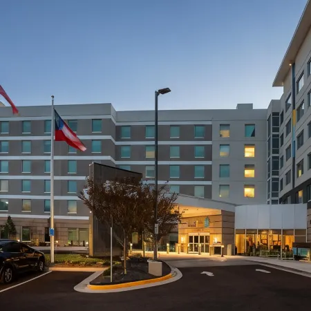 Home2 Suites by Hilton Atlanta Airport College Park