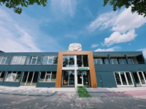 Outside Inn Hotels near Van der Madeweg