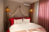 Sirinyer Elite Residence Apart Hotel Çeşme附近的飯店