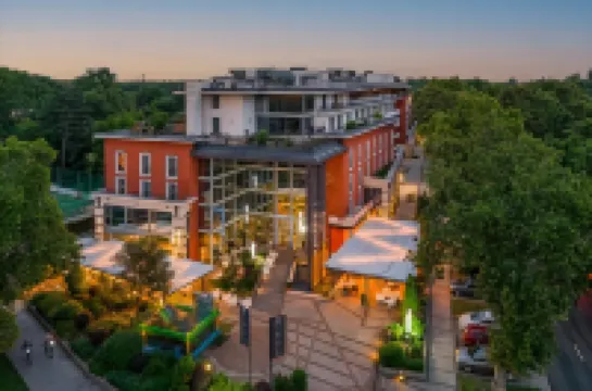 Hotel Divinus Hotels in 