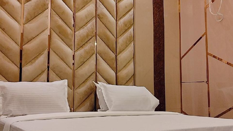 Shraddha Hotel Aligarh