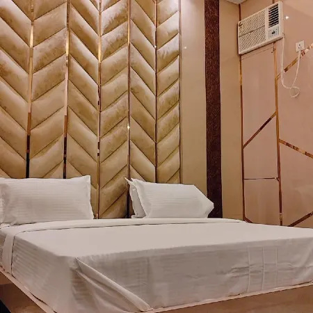 Shraddha Hotel Aligarh