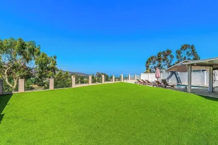 Fletcher Hills luxury, Sunset View, 4 BR, Saltwater Pool and Spa