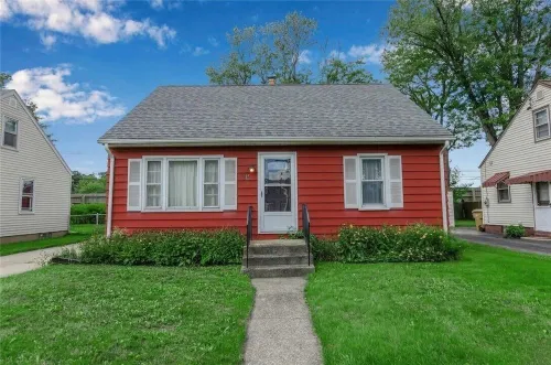 KING BED- BRAND NEW FARMHOUSE II Hotels in Cheektowaga