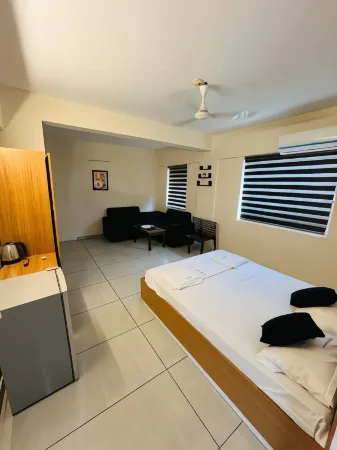 Regal Suites Отели рядом с достопримечательностью «Тривандрам Медикал Колледж Тхируванантхапурам»