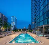 Level Chicago - Old Town - Kolam Atas Bumbung