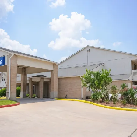 Motel 6 Baytown, TX - Baytown East