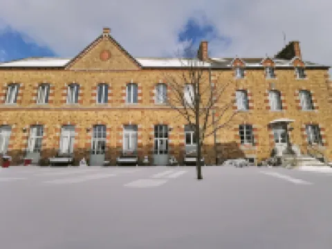 La Récréation - Maison d'hôtes, Appartements et Piscine Hôtels à : Châtelaudren
