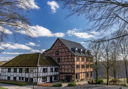 Hôtel Grand-Champ Hotels in 