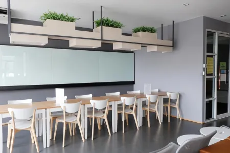 Jpark Residences at Thammasat Rangsit Отели рядом с достопримечательностью «Rajamangala University of Technology»