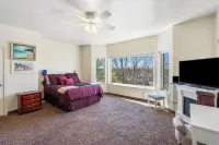 Springville Welcome Home: spacious 5-bedroom house in delightful Springville Hotels in Springville
