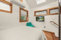 Sun filled Hawthorne-Belmont Casa De Campo